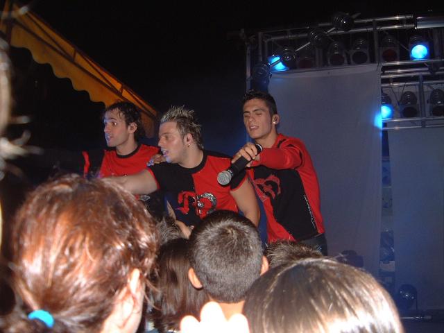 gal/Newsletters/September_2004/Boy band.jpg